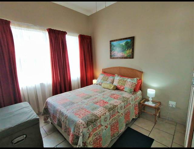 2 BEDROOM TOWNHOUSE FOR SALE IN MARGATE BEACH